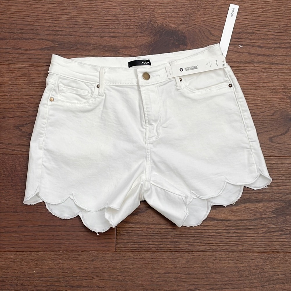 NWT Women’s Aqua White Jean Shorts size 26
